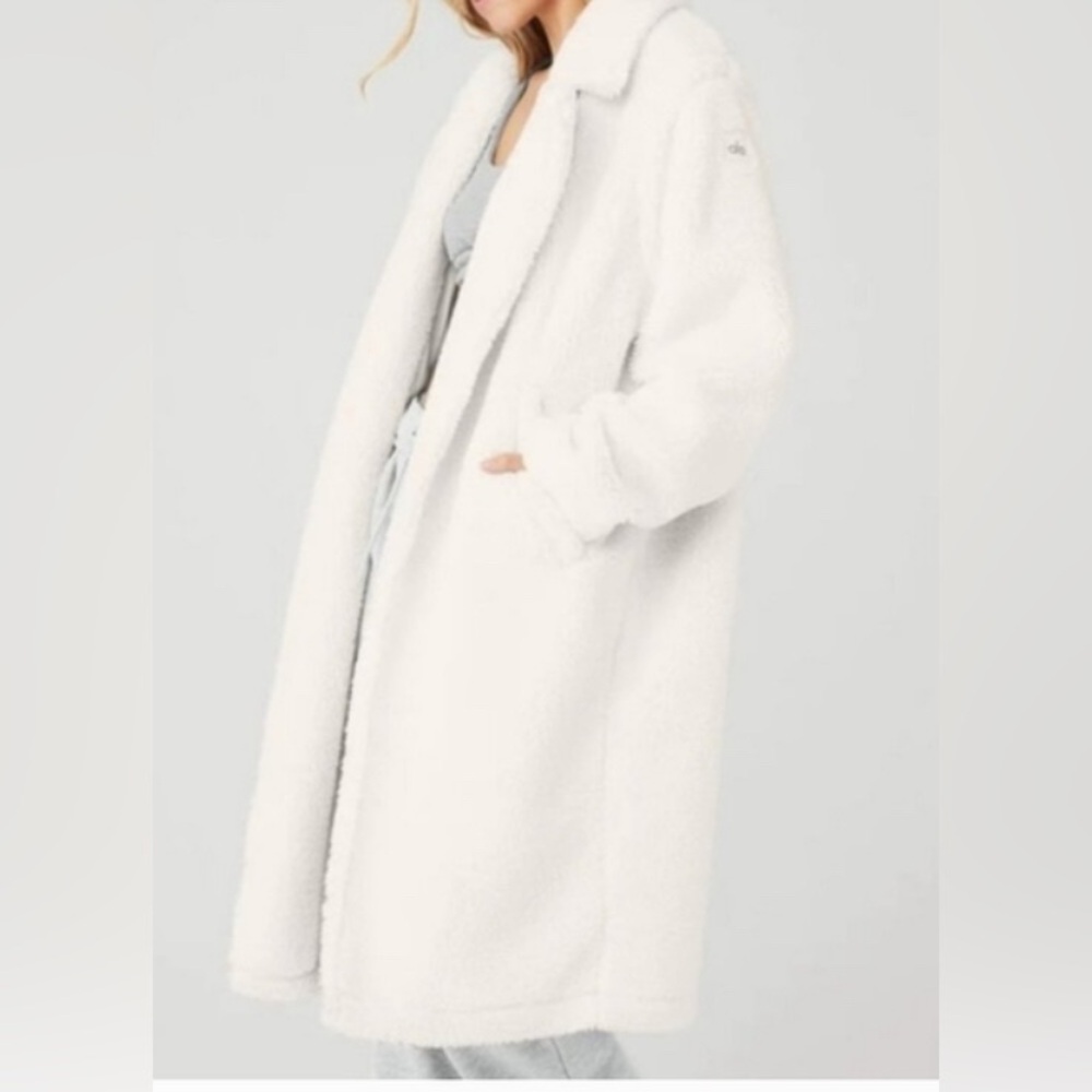 NWT Alo Yoga Oversized Sherpa Trench Teddy Coat - Ivory - Picture 3 of 13